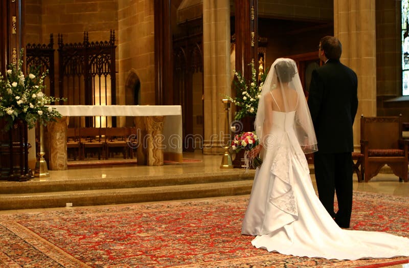 Novia a acicalar sobre el a ellos día de la boda sobre el (detallado) 