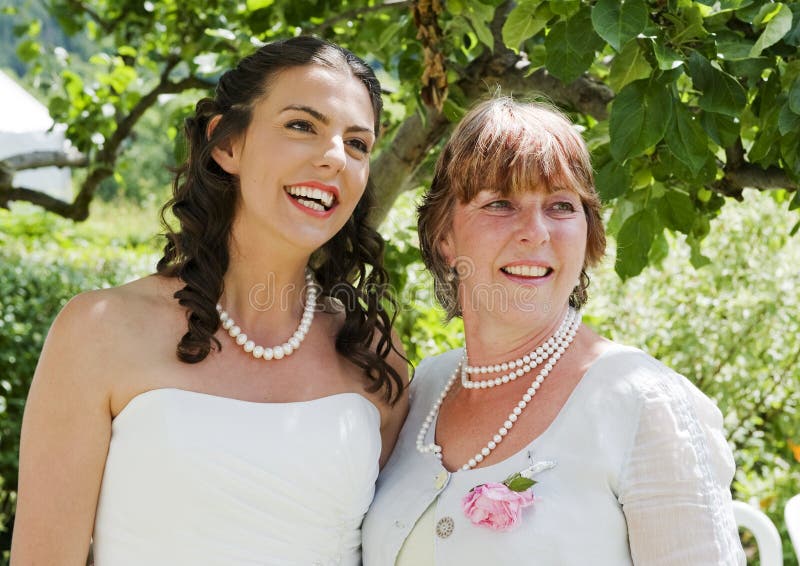 Bride and her Mother enjoying a quiet moment