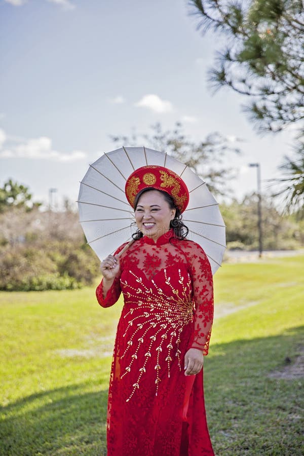 Bride Wearing Vietnamese Ao Dai Stock Photo Image of