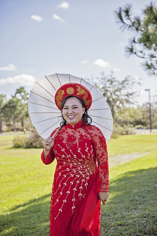 Bride Wearing Vietnamese Ao Dai Stock Photo Image of