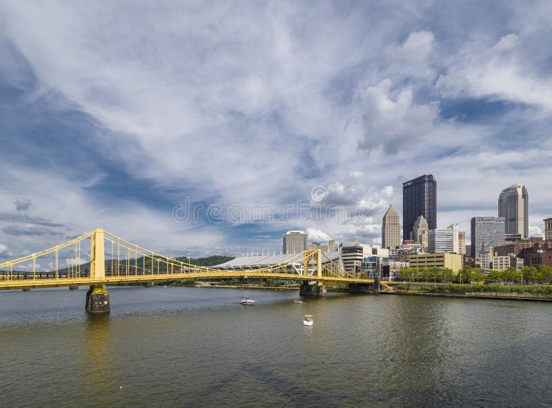 A view of downtown Pittsburgh Pa in day time.