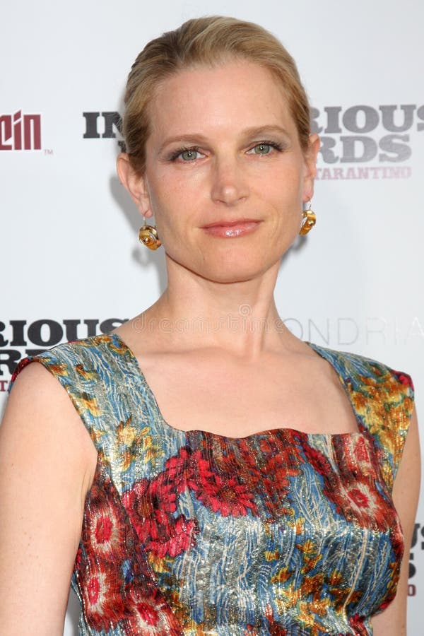 193 Bridget Fonda Royalty-Free Images, Stock Photos & Pictures