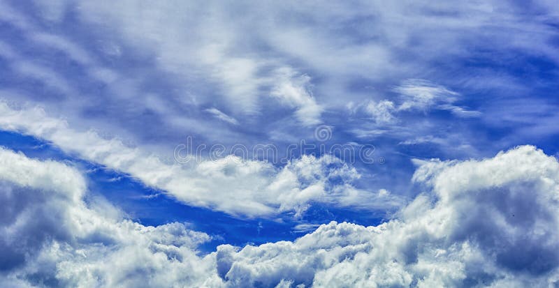 https://thumbs.dreamstime.com/b/bright-deep-blue-sky-beautiful-clouds-fresh-air-background-188658611.jpg