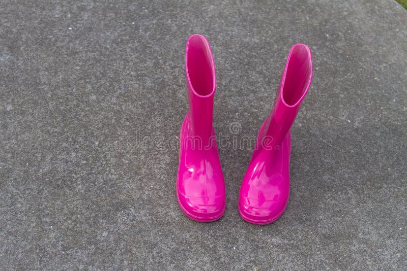 Bright pink rubber boots/gardening/boots