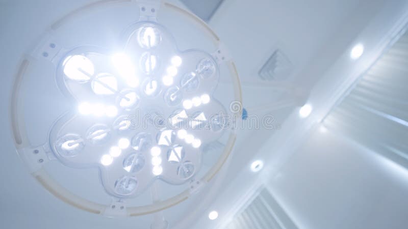 Bright Surgical Lamp Light Action Blinding Light Of Big Lamp In