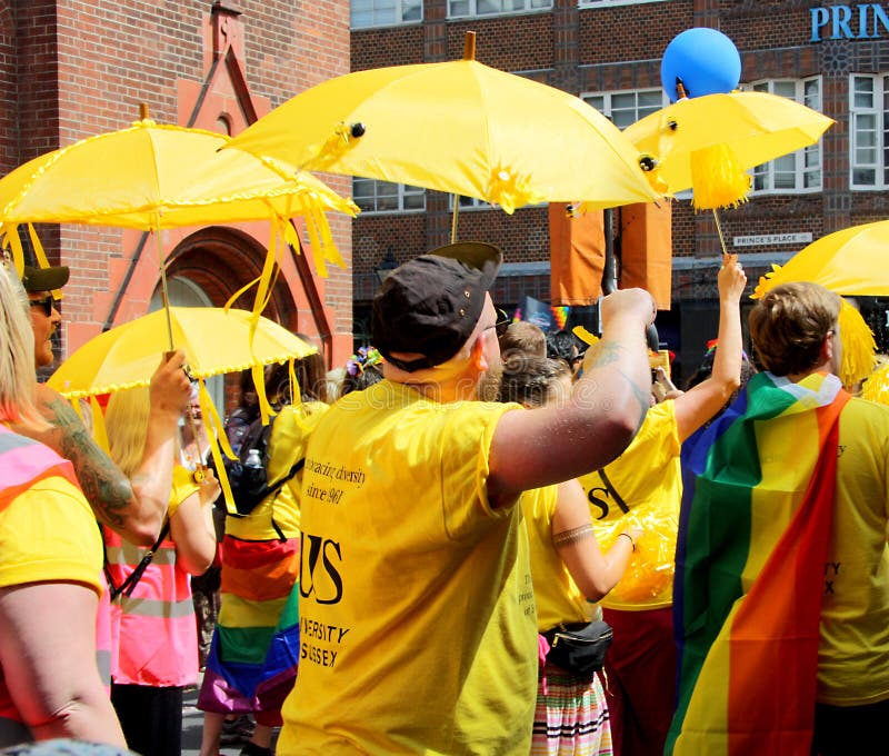 Brighton Pride ståtar arkivbilder Brighton Pride ståtar arkivbilder