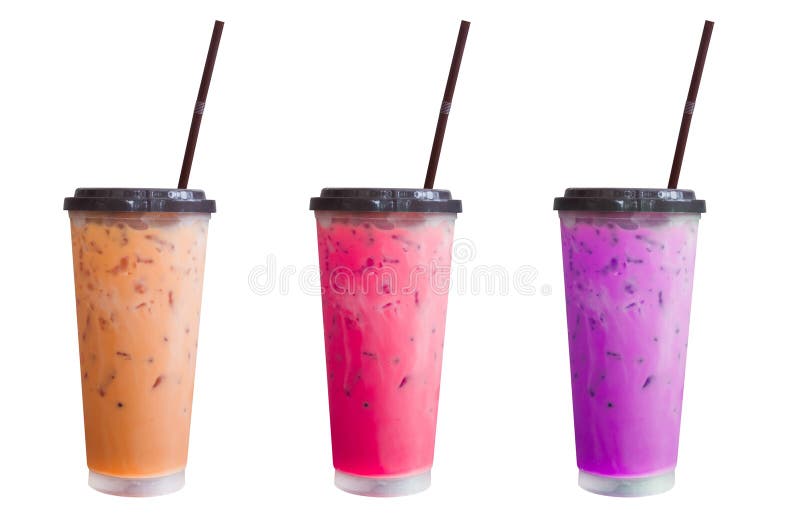 Brillante colorido e hielo del agua dulce fresca en el vidrio plástico aislado en el fondo blanco imagen de archivo Brillante colorido e hielo del agua dulce fresca en el vidrio plástico aislado en el fondo blanco imagen de archivo