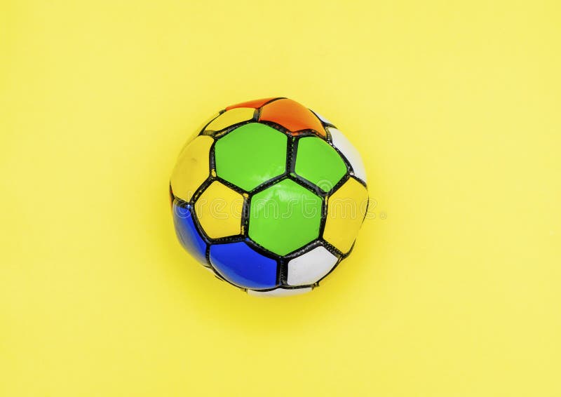 Bola Amarela Do Futebol No Fundo Branco Imagem de Stock - Imagem de branco,  brinquedo: 62304359