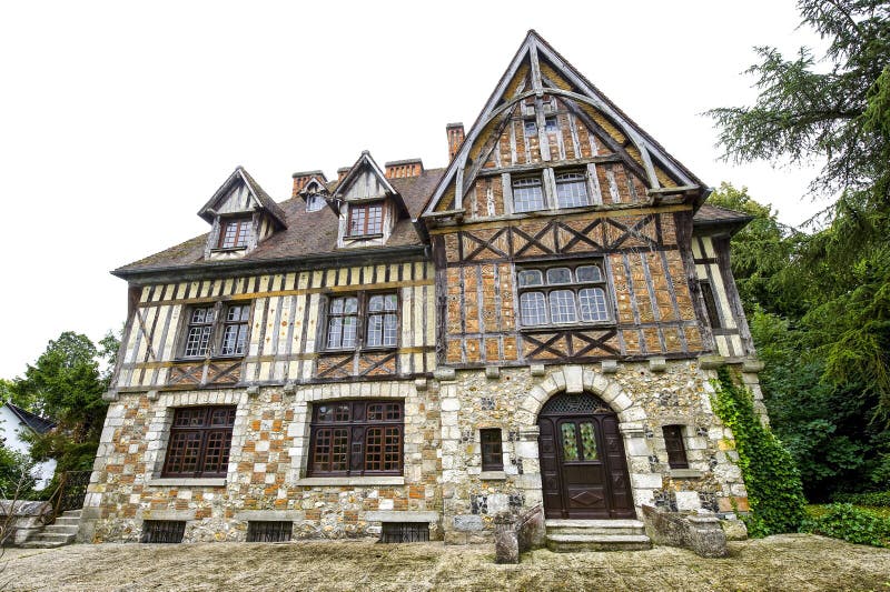 Brionne - maison antique photo stock. Image du horizontal - 27207650