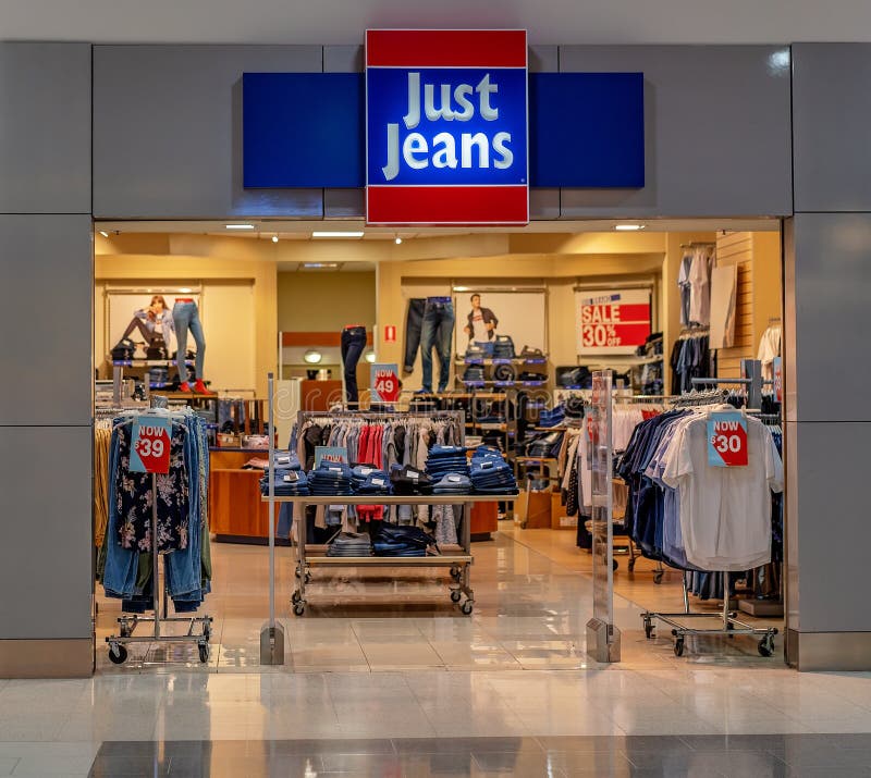 Verouderd Kamer acre Jeans Centre Store in Sneek, the Netherlands Editorial Stock Photo - Image  of nightfall, brand: 132183148