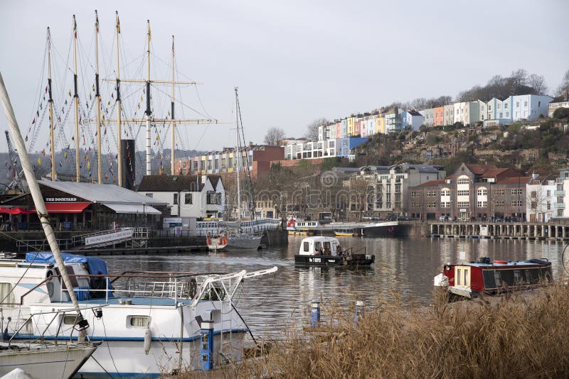 Bristol-Hafen und bunte Häuser von Clifton Großbritannien lizenzfreie stockfotografie Bristol-Hafen und bunte Häuser von Clifton Großbritannien lizenzfreie stockfotografie