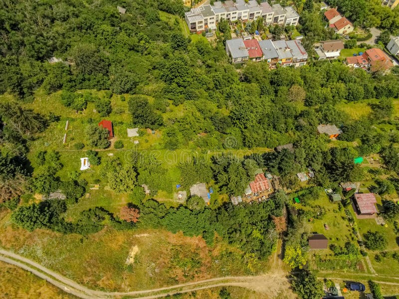 Brno-Komin het noordwestelijke district van Brno hierboven, Tsjechische Republiek royalty-vrije stock afbeelding Brno-Komin het noordwestelijke district van Brno hierboven, Tsjechische Republiek royalty-vrije stock afbeelding