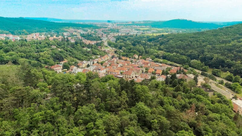 Brno-Komin het noordwestelijke district van Brno hierboven, Tsjechische Republiek stock afbeeldingen Brno-Komin het noordwestelijke district van Brno hierboven, Tsjechische Republiek stock afbeeldingen