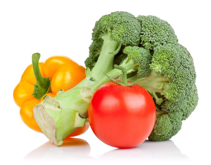 Brokolica, paradajka a zvon korenie izolované na bielom pozadí.