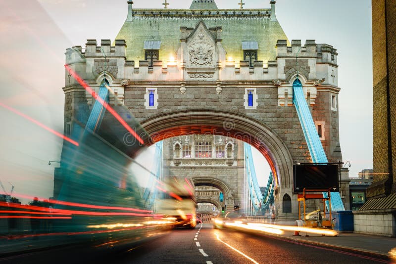 broengland london torn arkivbilder broengland london torn arkivbilder