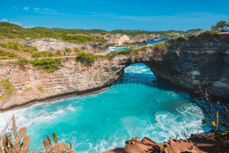 Broken Bay in Nusa Penida, Bali, Indonesia. Blue Sky and Turquoise