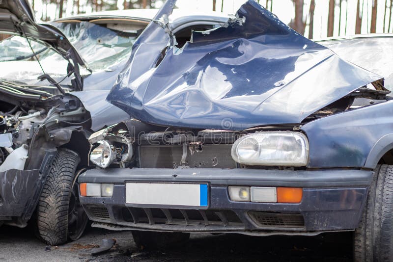 Premium Photo  A lot of broken cars after a traffic accident in the  parking lot of a repair station on the street car body damage workshop  outdoors sale of insurance cars