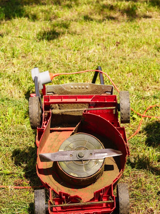 924 Old Lawnmower Stock Photos - Free & Royalty-Free Stock Photos from  Dreamstime