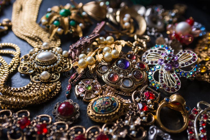 80,195 Vintage Jewelry Stock Photos - Free & Royalty-Free Stock Photos from  Dreamstime