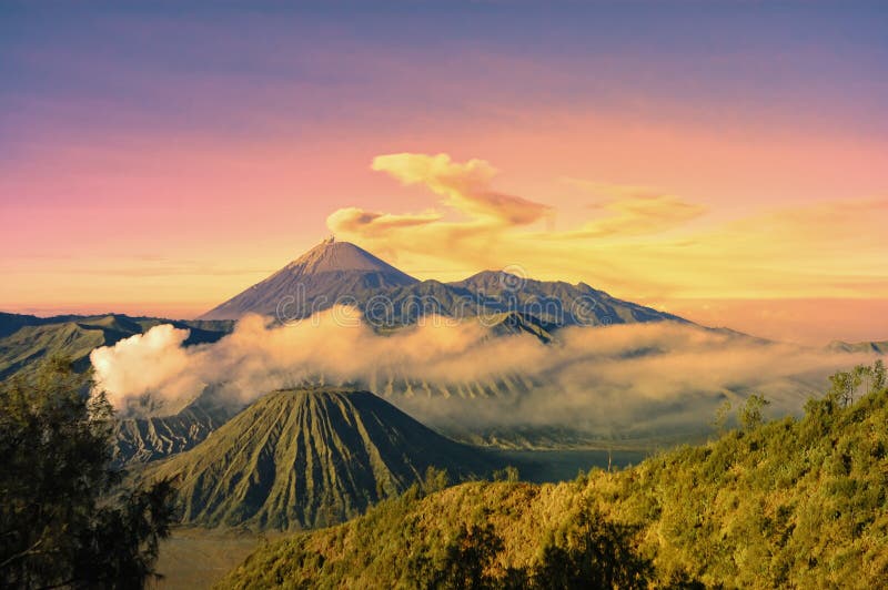 Bromo berg på morgonen arkivbild