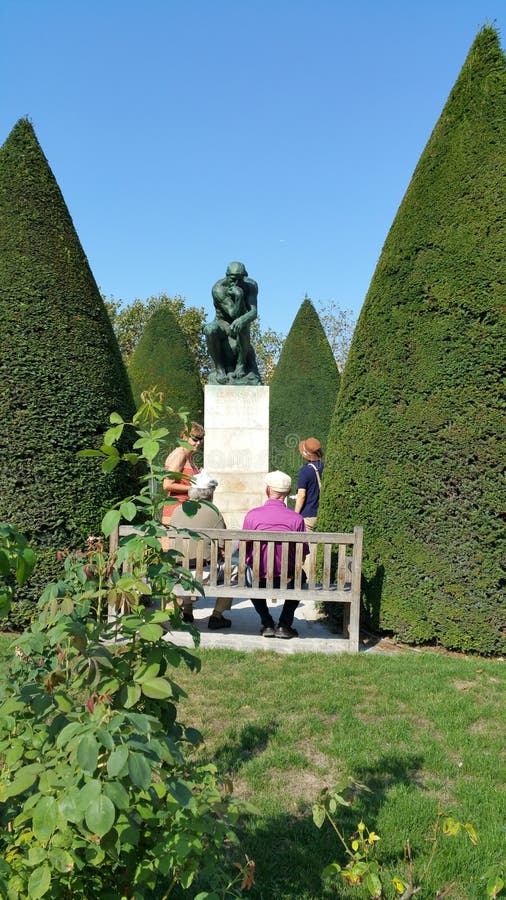 BronsRodin staty av tänkaren royaltyfri fotografi BronsRodin staty av tänkaren royaltyfri fotografi