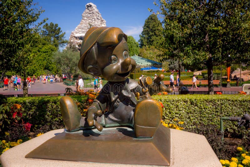 Bronze-Statue Disneylands Pinocchio stockfoto Bronze-Statue Disneylands Pinocchio stockfoto