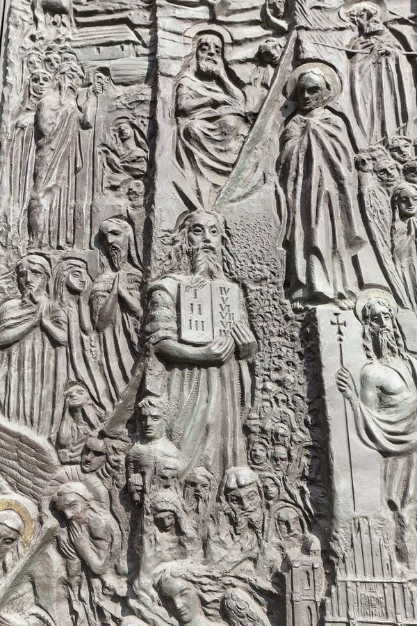 Bronzetür, Kathedralen-Basilika des heiligen Kreuzes, Opole, Polen lizenzfreies stockbild Bronzetür, Kathedralen-Basilika des heiligen Kreuzes, Opole, Polen lizenzfreies stockbild