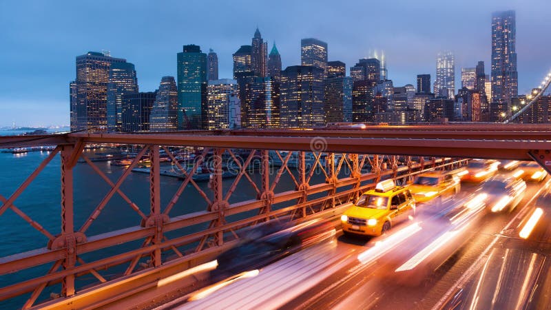 Brooklyn bridge car traffic light timelapse - New York - USA