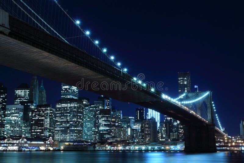 Brooklyn Bridge and Manhattan Skyline At Night stock image