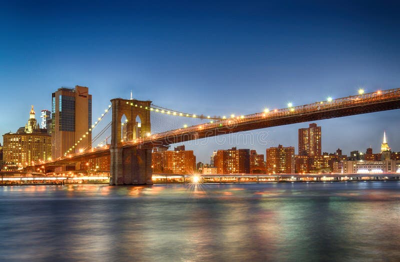 Brooklyn Bridge at night stock image. Image of dusk - 147225651