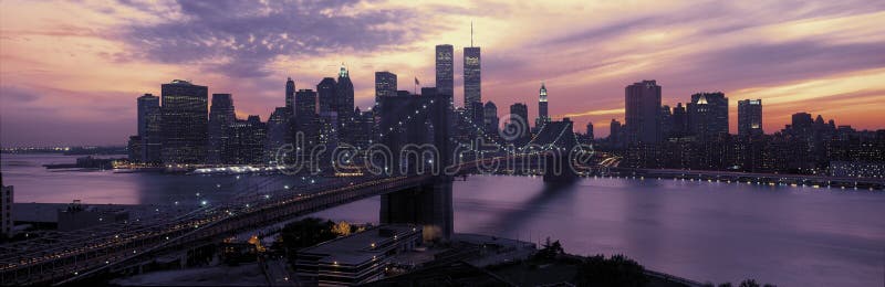Brooklyn-Brückeen- und New- York CitySkyline stockbilder Brooklyn-Brückeen- und New- York CitySkyline stockbilder