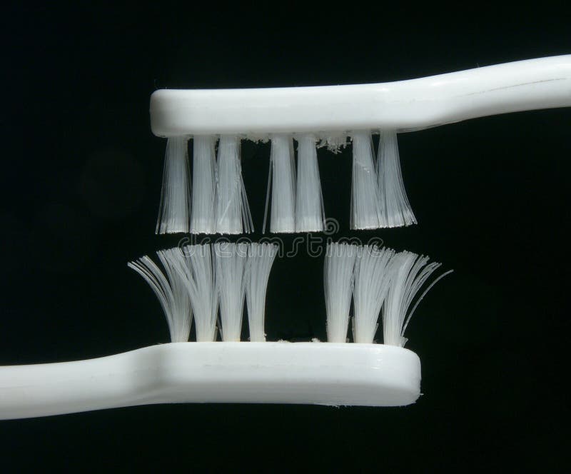 Brosses à dents pleines de lacunes