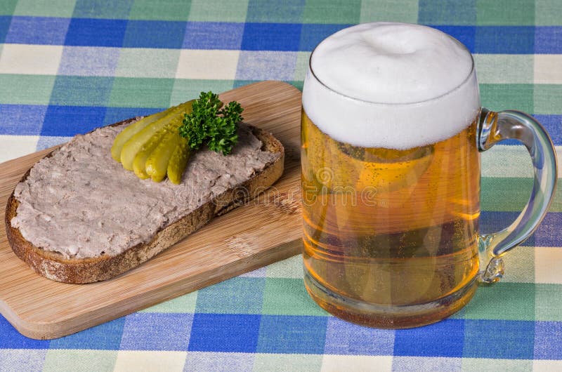 Brot Mit Leberwurst Und Bier Stockbild - Bild von leber, deutsch: 24951245