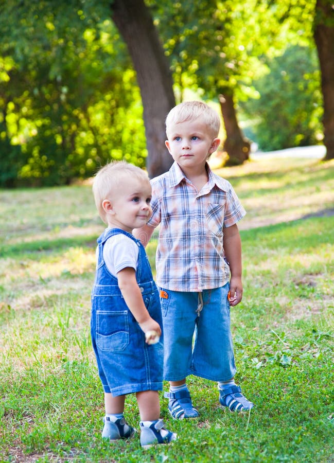 Brothers are staying in the park