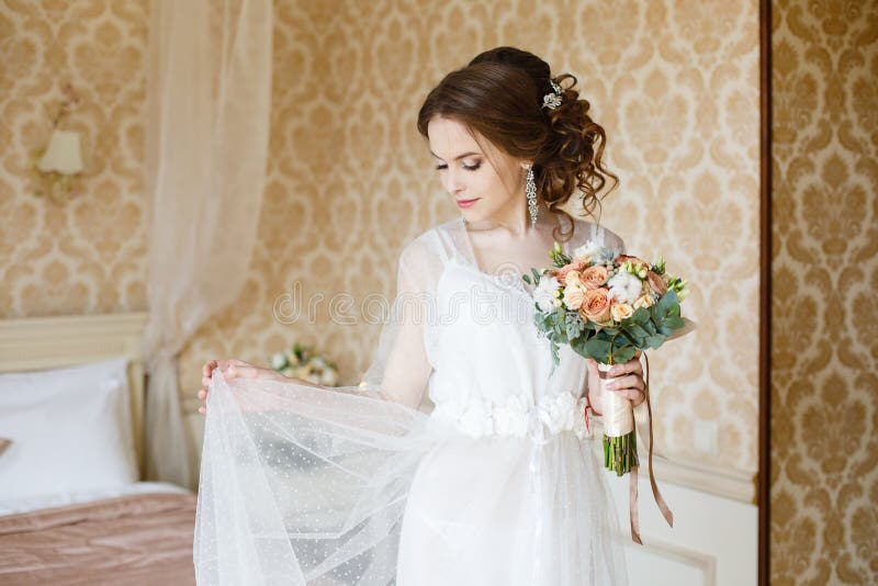 866 Wedding Negligee Stock Photos - Free & Royalty-Free Stock Photos from  Dreamstime