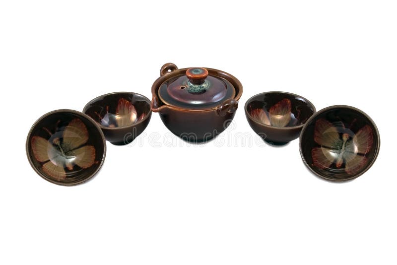 Brown pot and four bowls with butterfly drawing