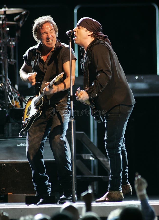 Bruce Springsteen och hans E Street Band utför arkivfoton Bruce Springsteen och hans E Street Band utför arkivfoton