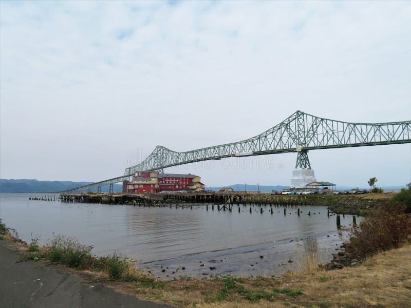 Brug astoria-Megler, een staalcantilever door bundelbrug tussen Astoria, Oregon en Washington royalty-vrije stock foto Brug astoria-Megler, een staalcantilever door bundelbrug tussen Astoria, Oregon en Washington royalty-vrije stock foto
