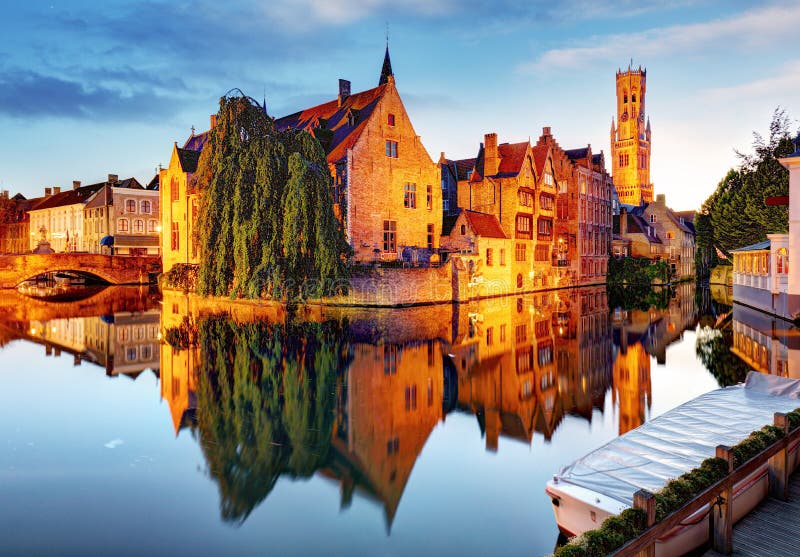 Brugge - Kanalen van Brugge, België, die mening gelijk maken