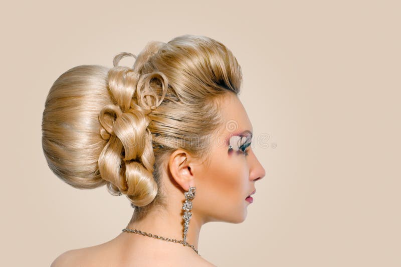 Bruid met creatief samenstelling en kapsel royalty-vrije stock fotografie Bruid met creatief samenstelling en kapsel royalty-vrije stock fotografie