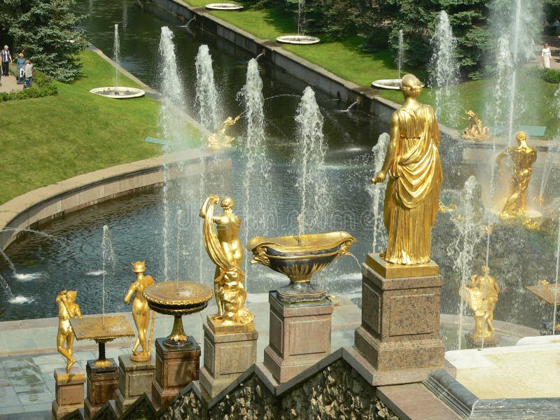 Brunnen in Petrodvorets stockfotografie Brunnen in Petrodvorets stockfotografie