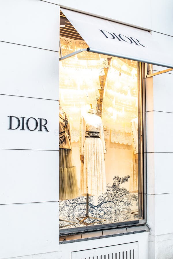 dior dress shop