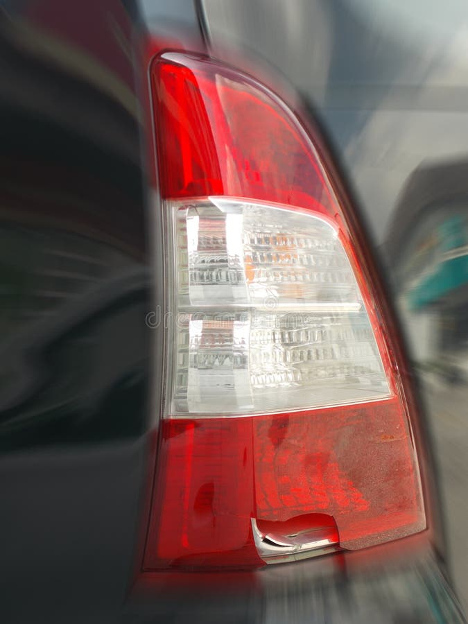 Bruten bakre lampa Zooma-i arkivbild Bruten bakre lampa Zooma-i arkivbild