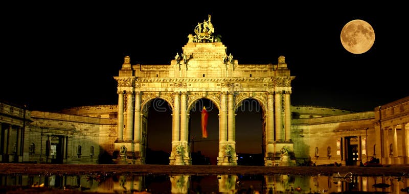 Photo De La Lune Pix Ville Et Pays Bruxelles-ville De L'Europe Visitant Le Pays, Pleine Lune Image stock - Image du nightfall, voûte: 43521983