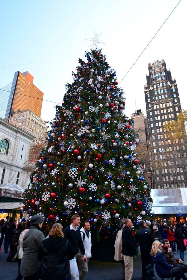 Bryant Park Christmas tree editorial image. Image of center 63233775
