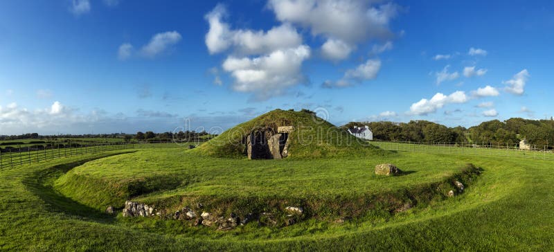 Bryn Celli Ddu, Neolithic Burial Chamber on the Isle of Anglesey in North Wales, UK. Bryn Celli Ddu, Neolithic Burial Chamber on the Isle of Anglesey in North Wales, UK.