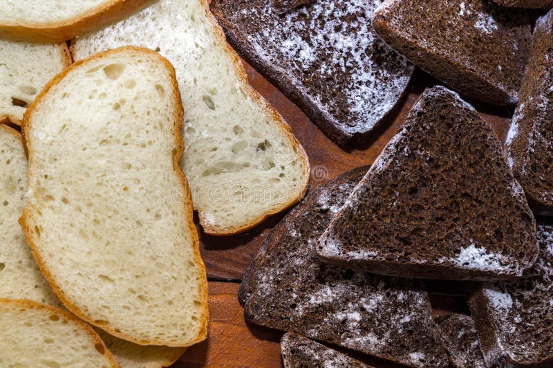 Bröd och spikeleter arkivfoton