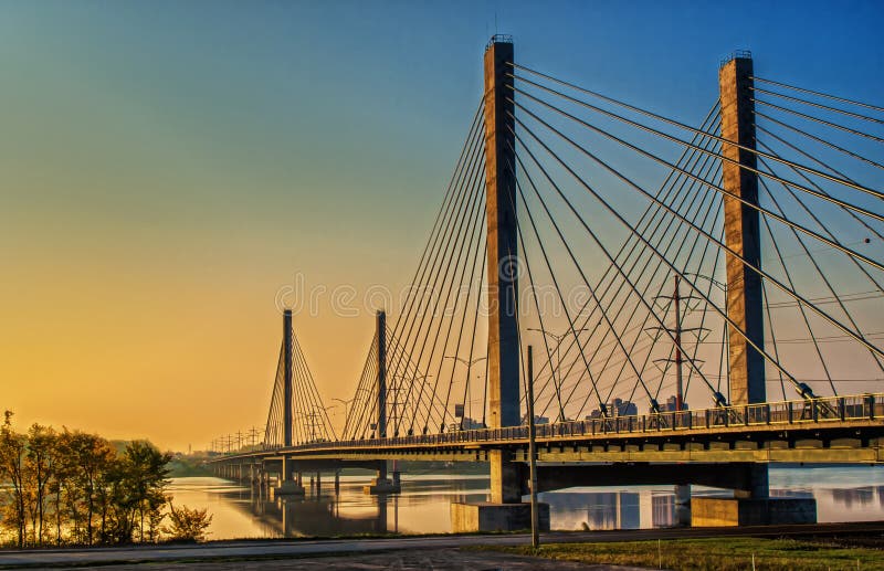 Brücke Montreal der Landstraßen-25 lizenzfreies stockbild Brücke Montreal der Landstraßen-25 lizenzfreies stockbild