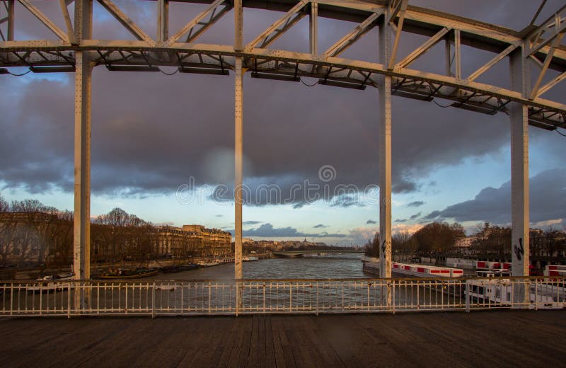 Brücke Passerelle Debilly, Paris lizenzfreie stockfotos Brücke Passerelle Debilly, Paris lizenzfreie stockfotos