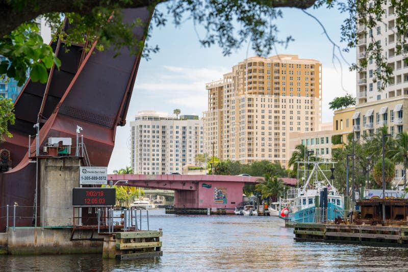 Brücken über dem Tarpon-Fluss-Fort Lauderdale FL stockfotos Brücken über dem Tarpon-Fluss-Fort Lauderdale FL stockfotos